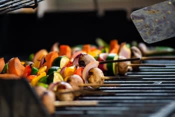 veggie kebabs on the grill